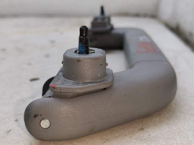 bontott VW TOUAREG Jobb hátsó Kapaszkodó (Felső)