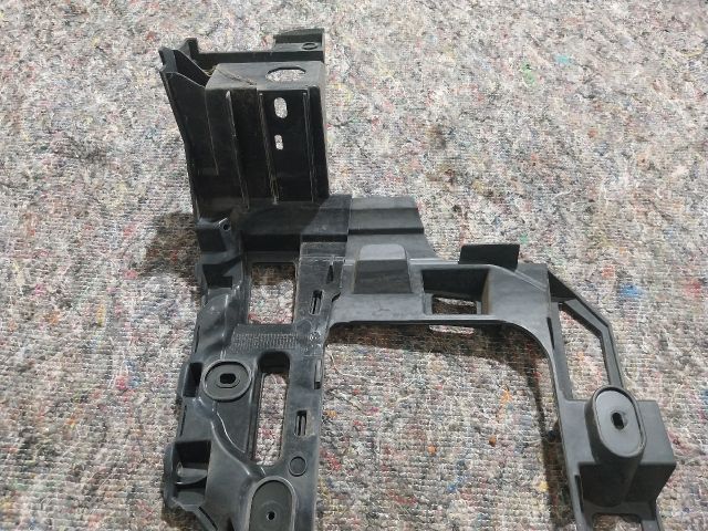 bontott VW TOUAREG Jobb hátsó Oldal Lökhárító Tartó (Műanyag)