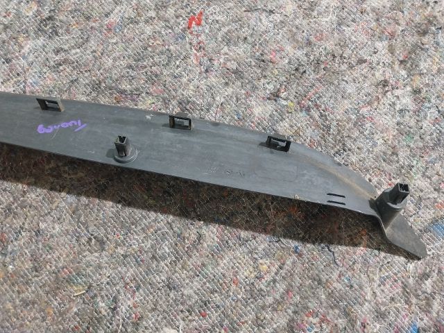 bontott VW TOUAREG Jobb hátsó Sárvédő Gumi