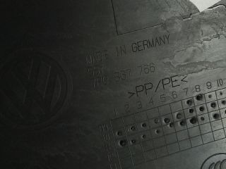 bontott VW TOUAREG Jobb hátsó Ülés melletti Kárpit