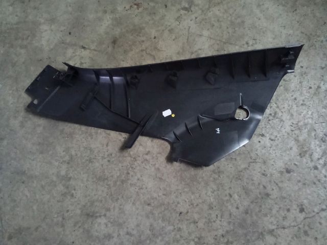 bontott VW TOUAREG Jobb hátsó Ülés melletti Kárpit