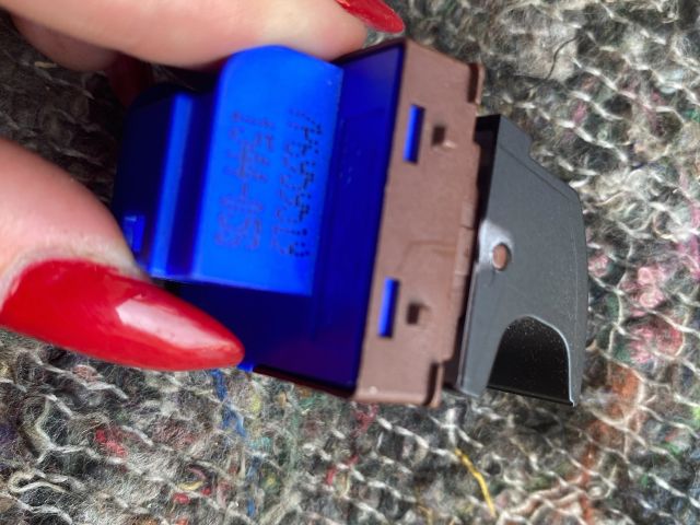 bontott VW TOUAREG Jobb hátsó Ülésállító Kapcsoló