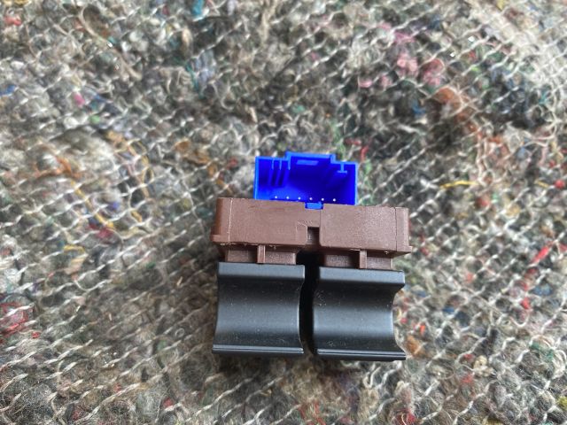 bontott VW TOUAREG Jobb hátsó Ülésállító Kapcsoló