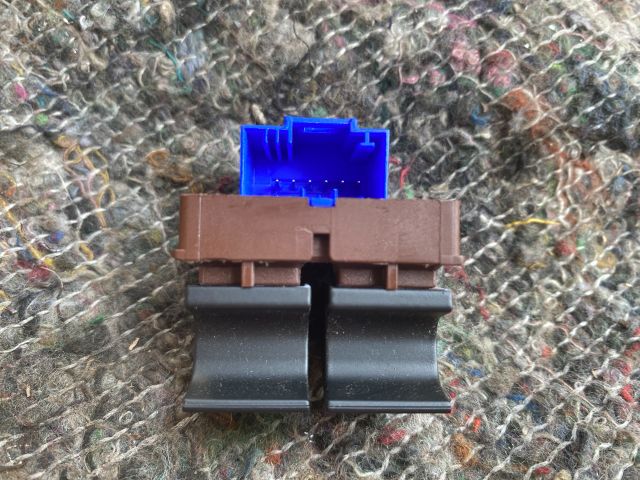 bontott VW TOUAREG Jobb hátsó Ülésállító Kapcsoló