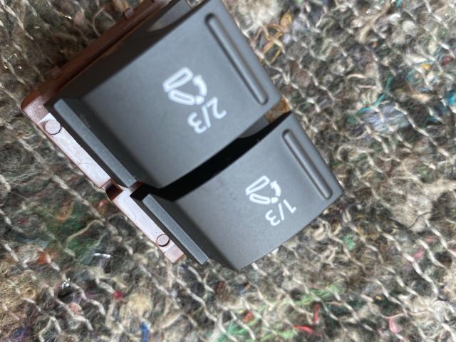 bontott VW TOUAREG Jobb hátsó Ülésállító Kapcsoló