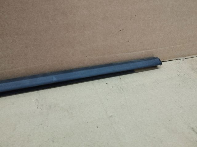 bontott VW TOUAREG Jobb hátsó Vízlehúzó Gumicsík