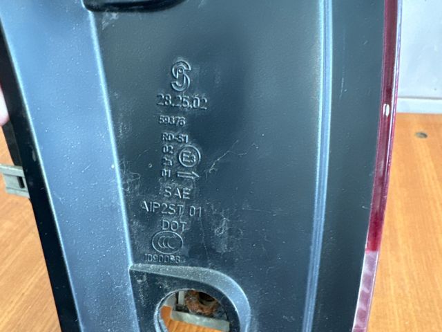 bontott VW TOUAREG Jobb Külső Hátsó Lámpa