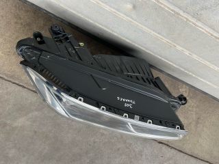 bontott VW TOUAREG Jobb Ledes Fényszóró