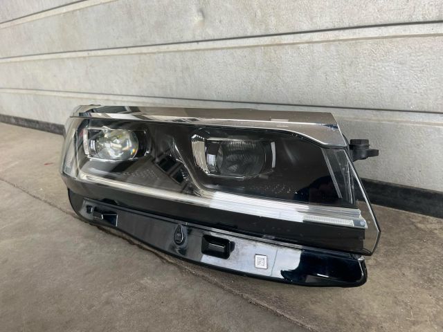 bontott VW TOUAREG Jobb Ledes Fényszóró