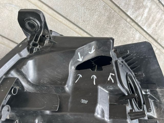 bontott VW TOUAREG Jobb Ledes Fényszóró