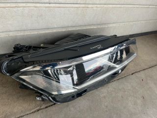 bontott VW TOUAREG Jobb Ledes Fényszóró