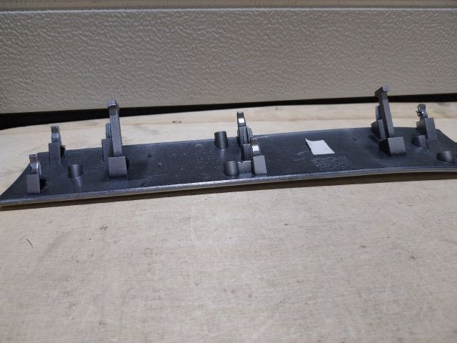 bontott VW TOUAREG Jobb Műszerfal Díszléc