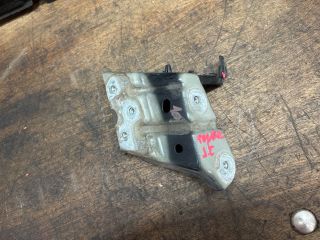 bontott VW TOUAREG Jobb Sárvédő Oldaltartó