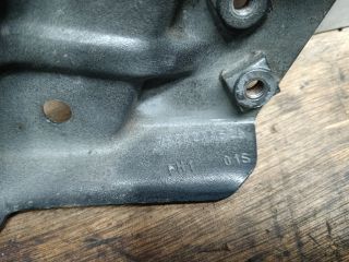 bontott VW TOUAREG Jobb Sárvédő Oldaltartó