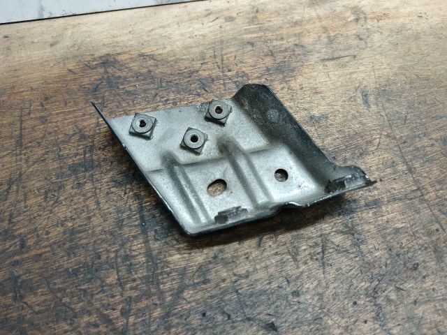 bontott VW TOUAREG Jobb Sárvédő Oldaltartó