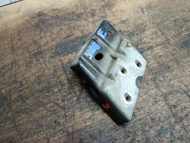 bontott VW TOUAREG Jobb Sárvédő Oldaltartó