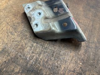 bontott VW TOUAREG Jobb Sárvédő Oldaltartó