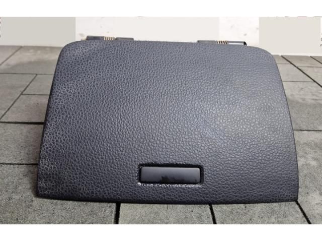 bontott VW TOUAREG Kesztyűtartó Ajtó