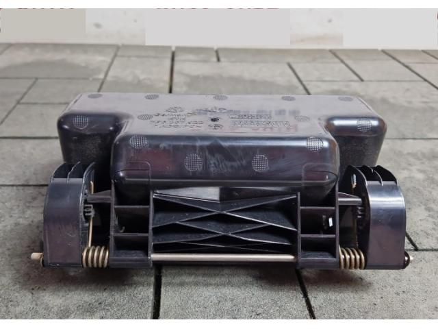 bontott VW TOUAREG Kesztyűtartó Ajtó