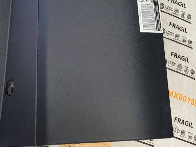 bontott VW TOUAREG Kesztyűtartó