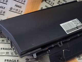 bontott VW TOUAREG Kesztyűtartó