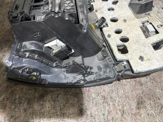 bontott VW TOUAREG Kesztyűtartó