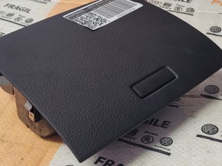 bontott VW TOUAREG Kesztyűtartó