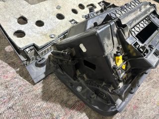 bontott VW TOUAREG Kesztyűtartó