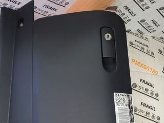 bontott VW TOUAREG Kesztyűtartó