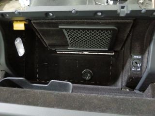 bontott VW TOUAREG Kesztyűtartó