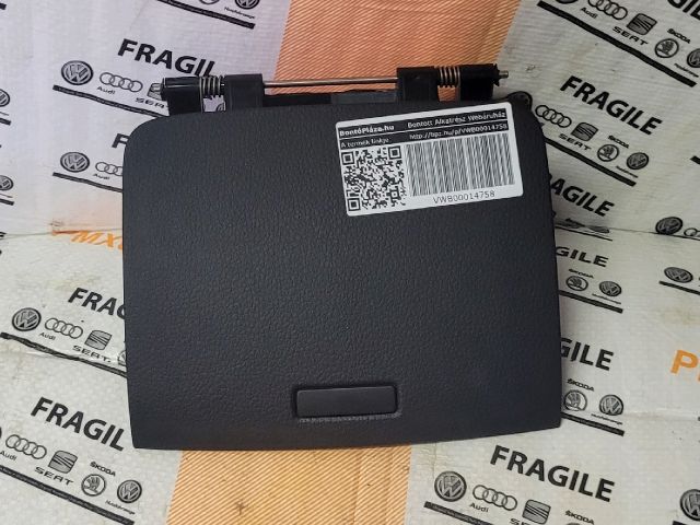 bontott VW TOUAREG Kesztyűtartó