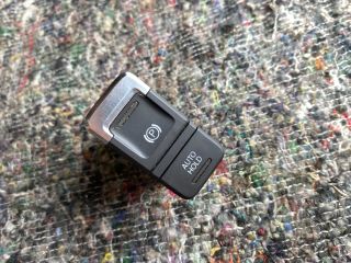 bontott VW TOUAREG Kézifék Kapcsoló