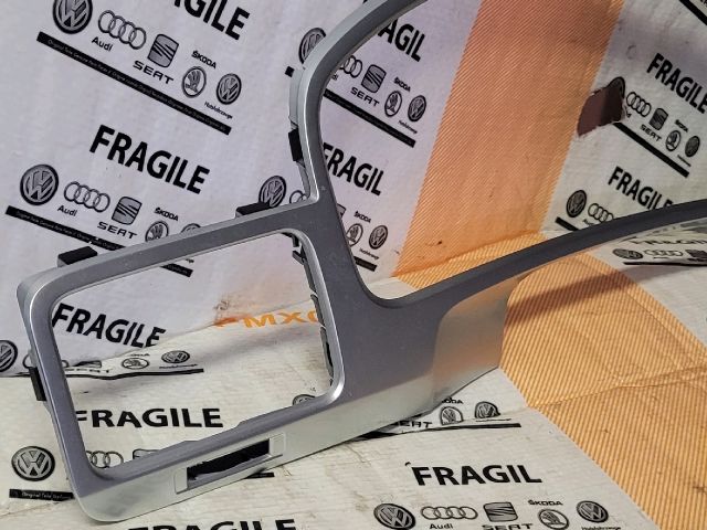 bontott VW TOUAREG Kilométeróra Keret