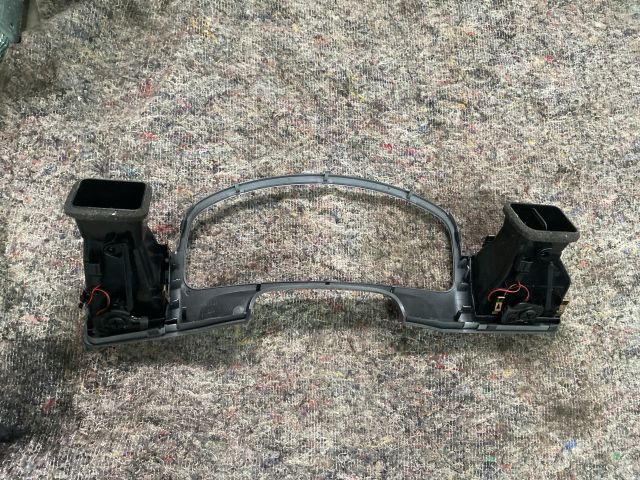 bontott VW TOUAREG Kilométeróra Keret