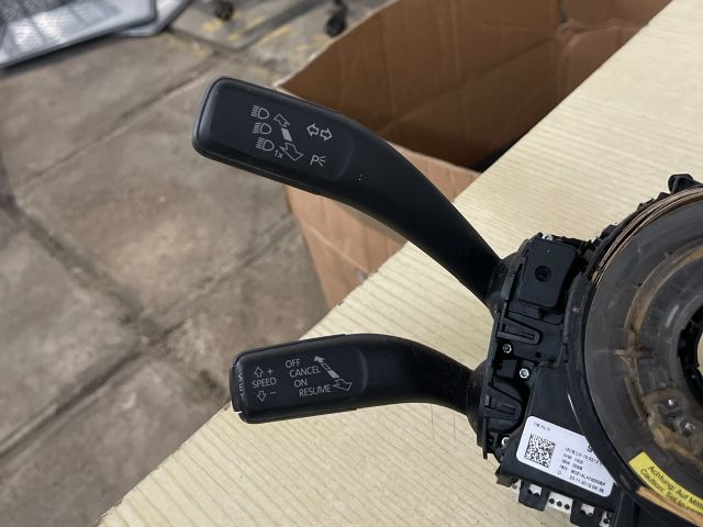 bontott VW TOUAREG Komplett Kormánykapcsoló (Bajuszkapcsoló)