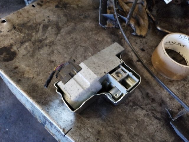 bontott VW TOUAREG Kormányzár (Elektromos)