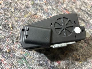 bontott VW TOUAREG Kormányzár (Elektromos)