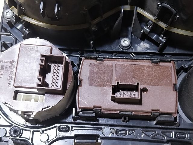 bontott VW TOUAREG Középkonzol Keret