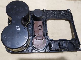 bontott VW TOUAREG Középkonzol Keret