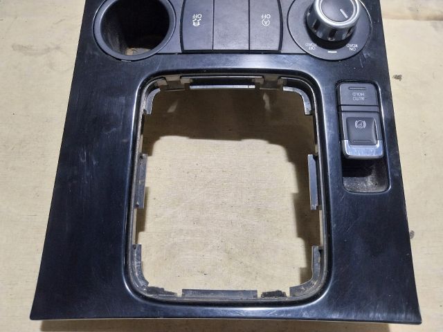 bontott VW TOUAREG Középkonzol Keret