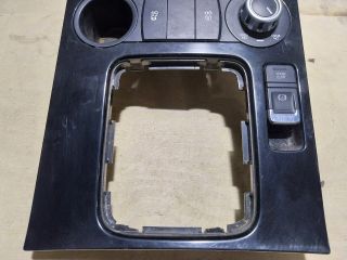 bontott VW TOUAREG Középkonzol Keret