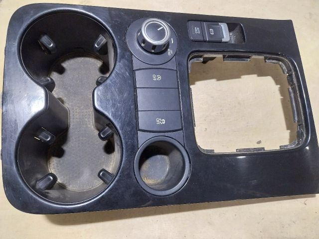 bontott VW TOUAREG Középkonzol Keret