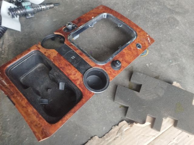 bontott VW TOUAREG Középkonzol Keret