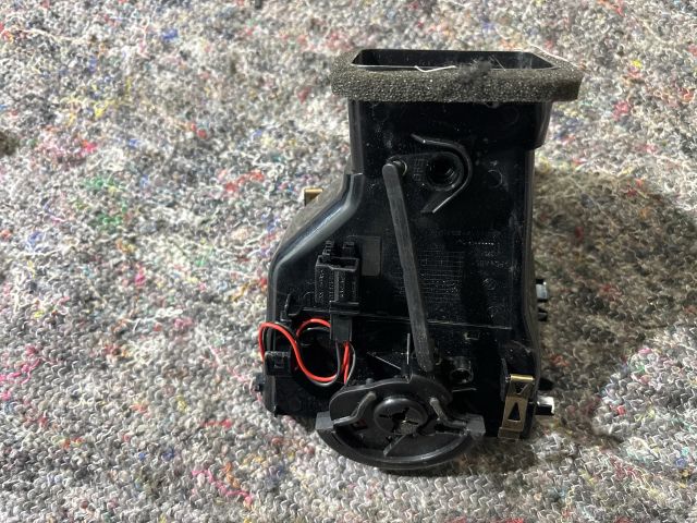 bontott VW TOUAREG Középső Jobb Szellőző