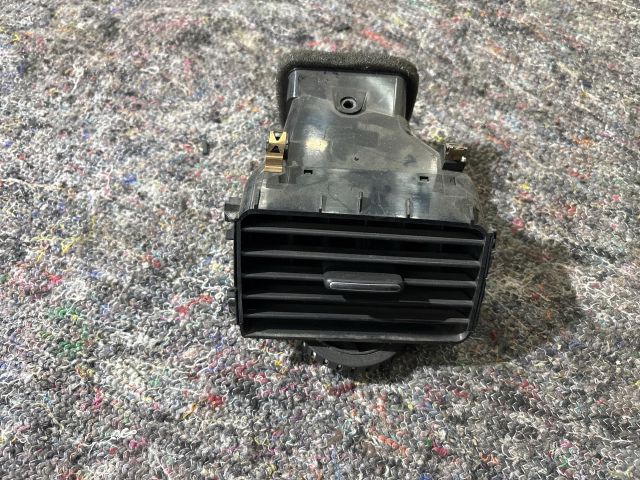 bontott VW TOUAREG Középső Jobb Szellőző