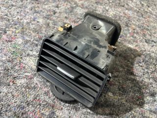 bontott VW TOUAREG Középső Jobb Szellőző