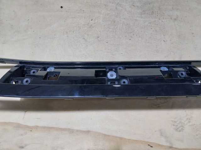 bontott VW TOUAREG Középső Műszerfal Díszléc