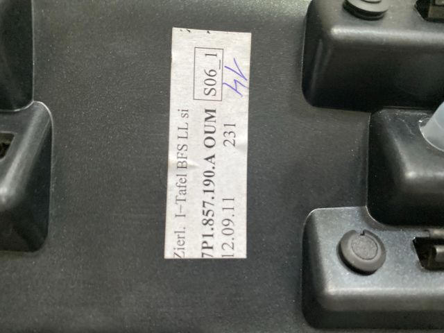 bontott VW TOUAREG Középső Műszerfal Díszléc