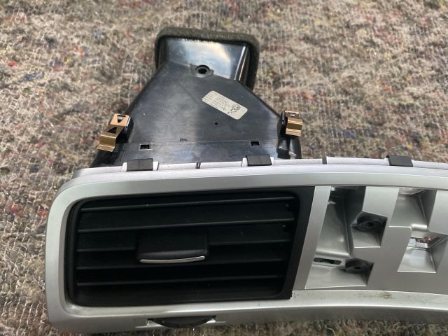 bontott VW TOUAREG Középső Műszerfal Díszléc