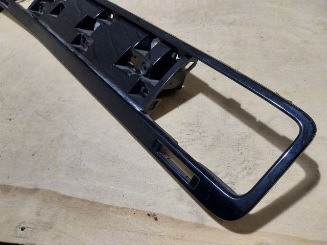 bontott VW TOUAREG Középső Műszerfal Díszléc